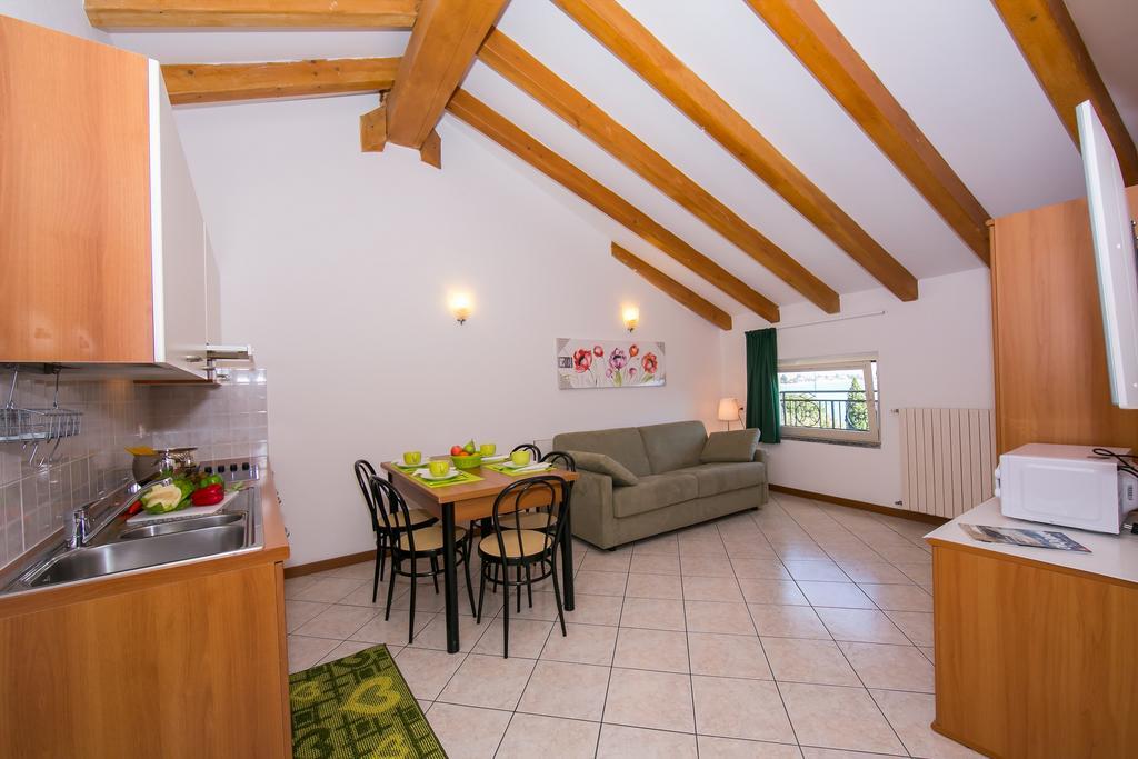 Residence Riva Del Lario Gravedona Eksteriør bilde