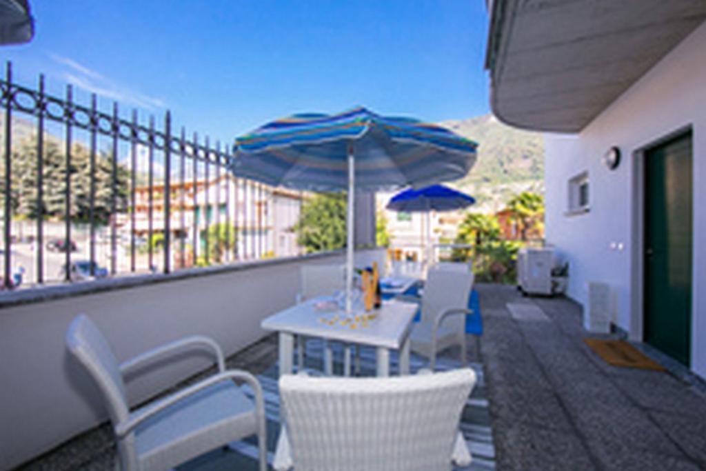 Residence Riva Del Lario Gravedona Eksteriør bilde